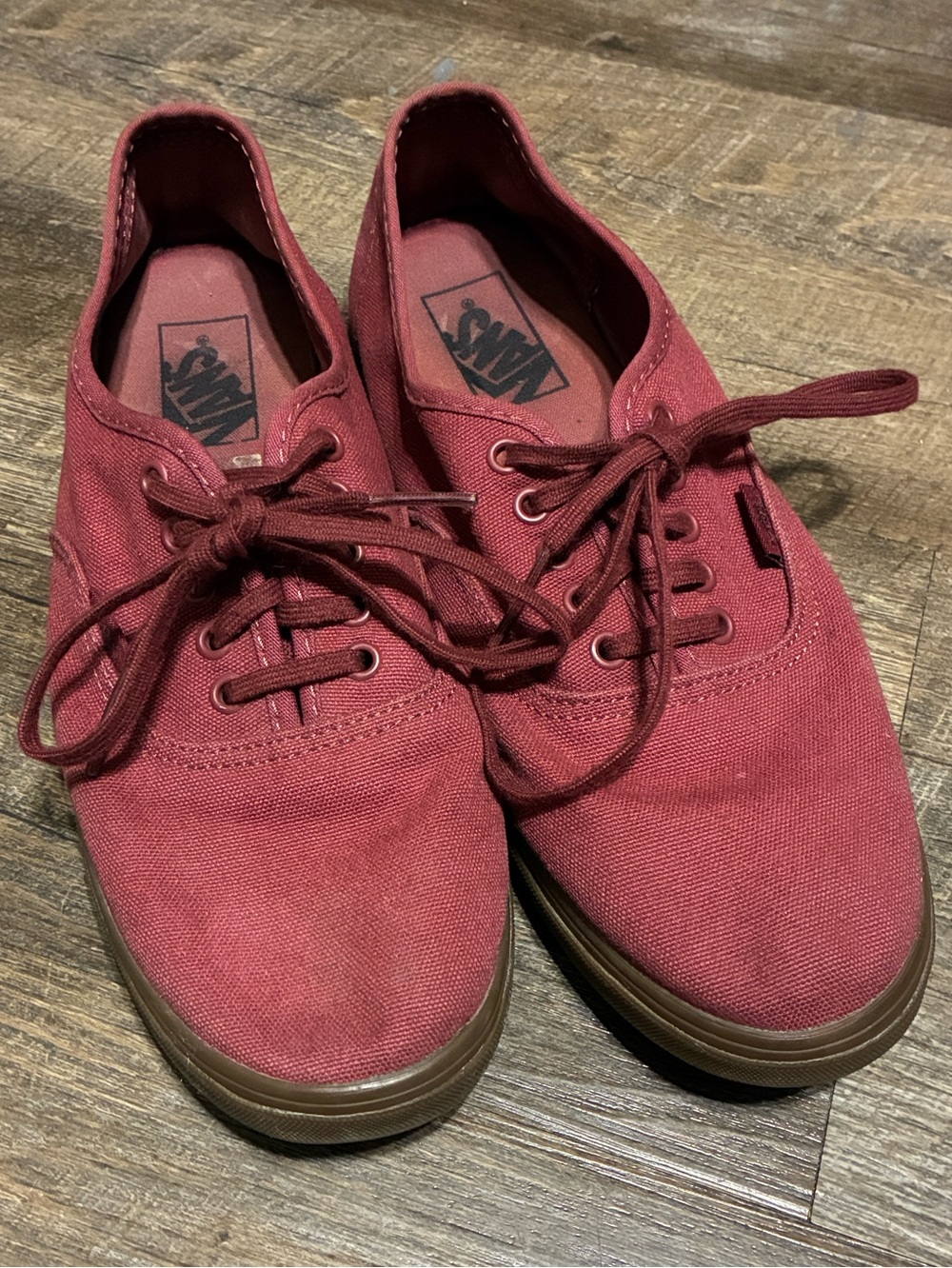 Vans Authentic Low-Pro gum sole skate shoe (unisex)